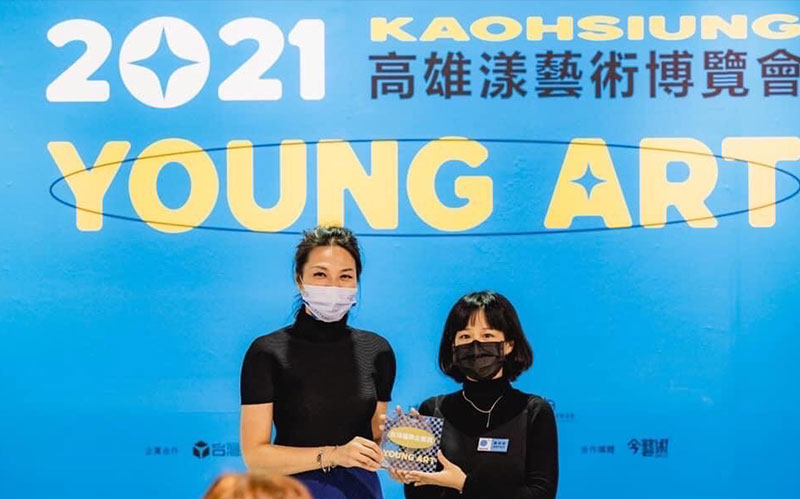 新聞圖片：郭書瑜同學榮獲2021高雄漾藝術博覽會-台灣福興企業獎