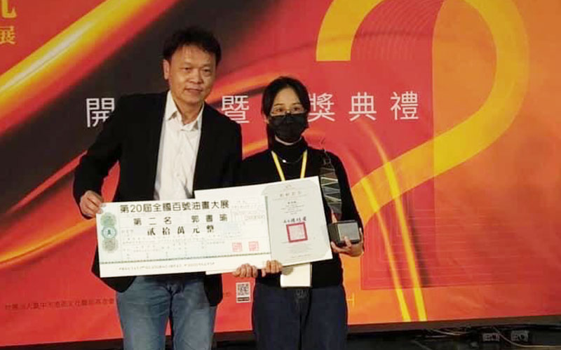 新聞圖片：郭書瑜同學榮獲第二十屆全國百號油畫第二名
