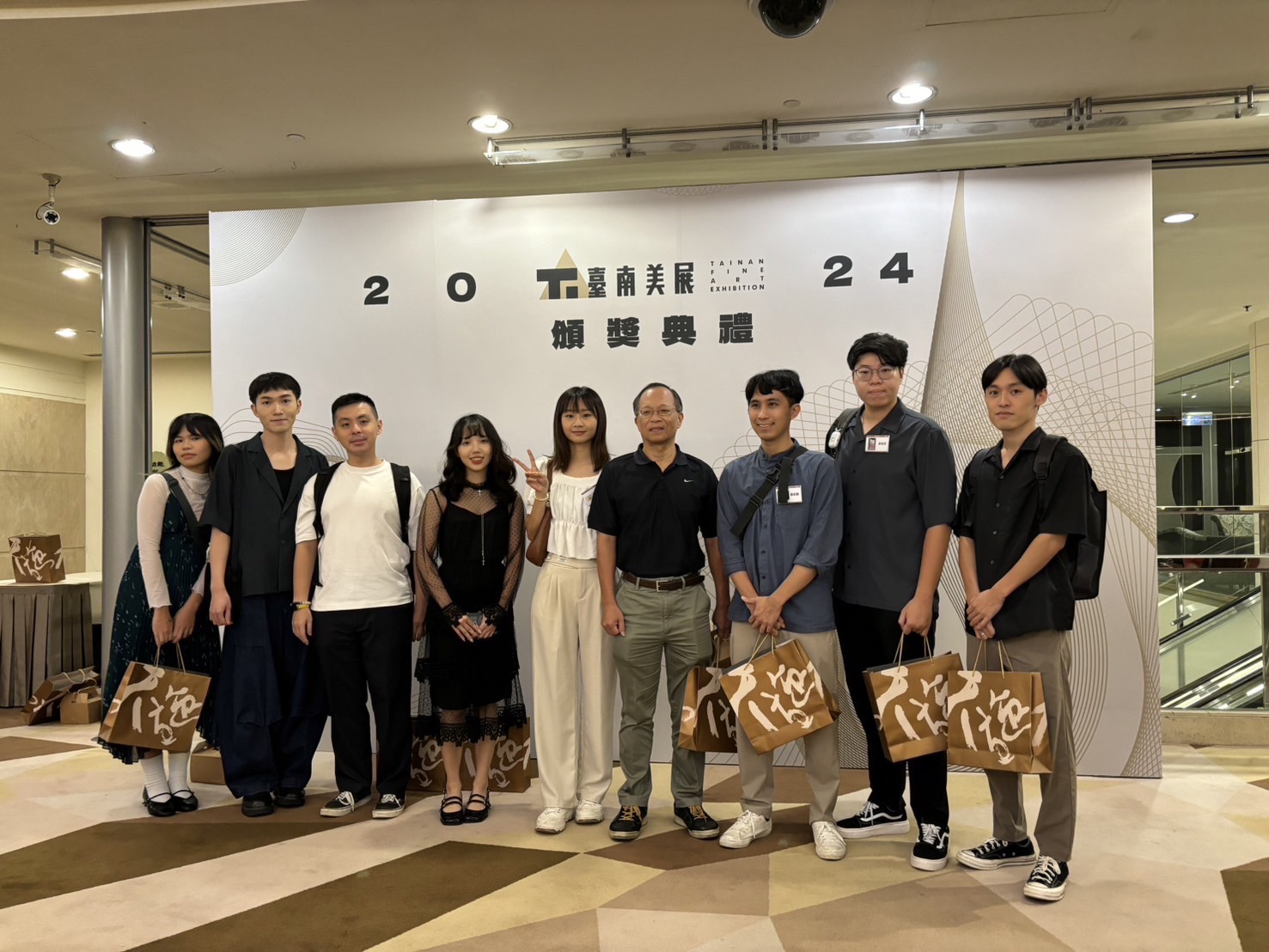 新聞圖片：本系學生榮獲2024臺南美展肯定