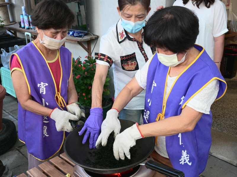 社區志工現場焙茶