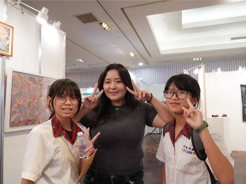 視設所師生與義竹國中學生合照