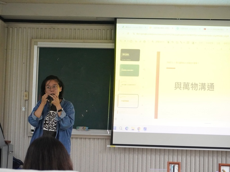 老師說明用聲音對話
