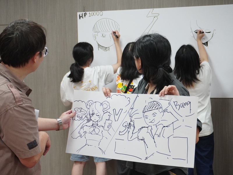 同學們與作品合照