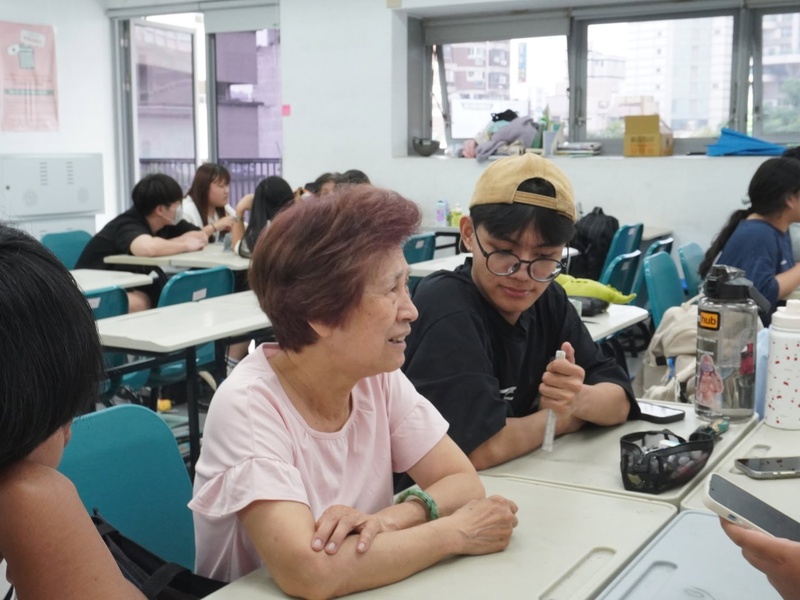 學生練習攝影